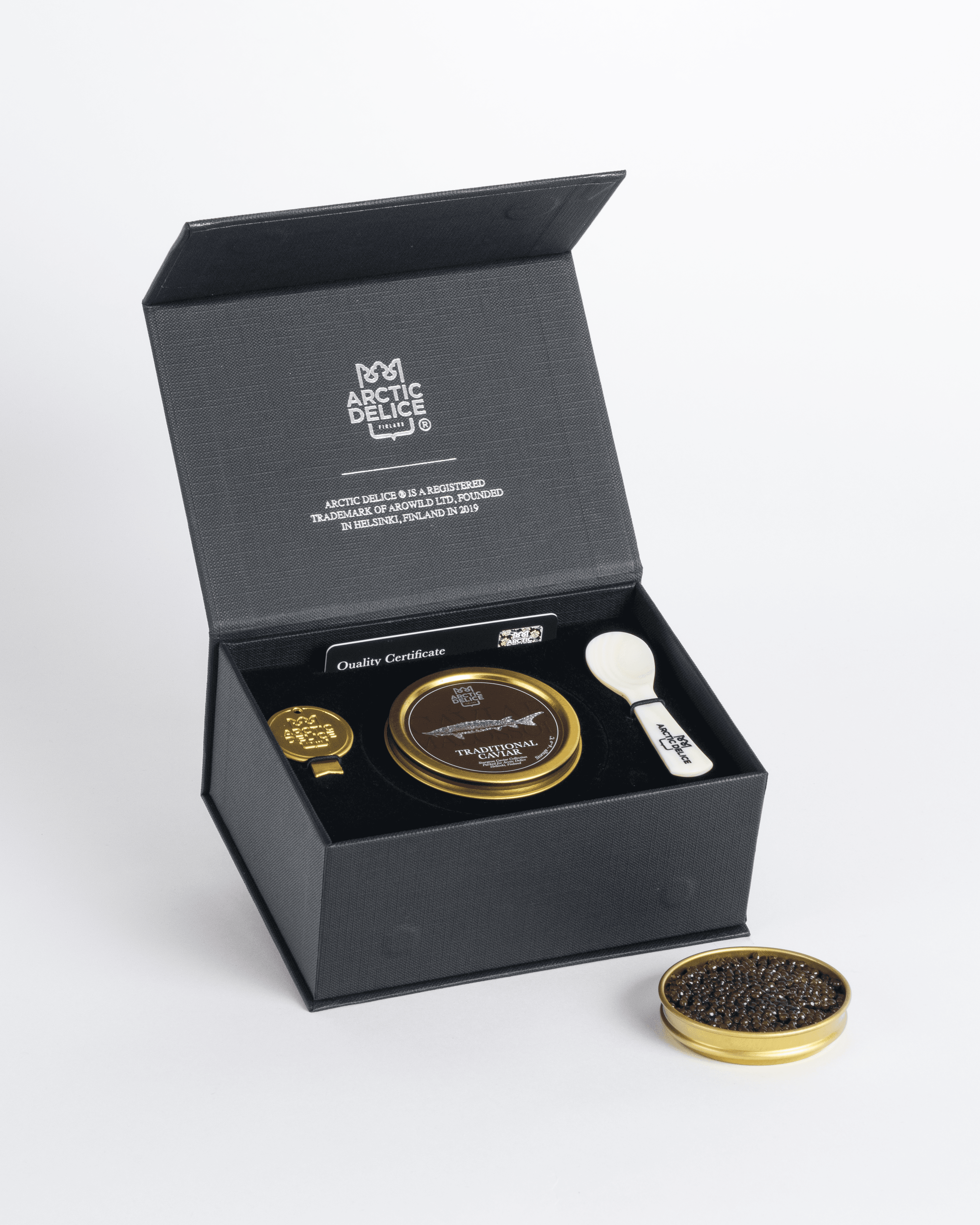 Mango bites with Traditional Arctic Delice Caviar